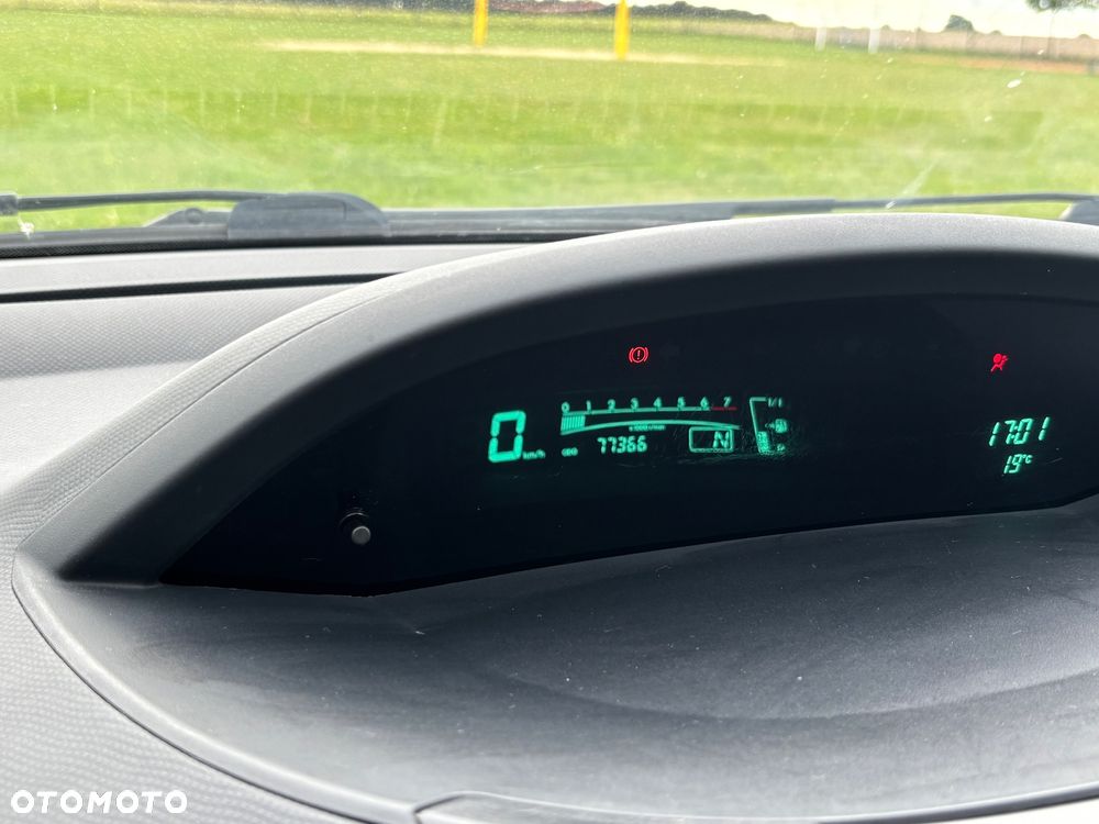 Toyota Yaris - 10