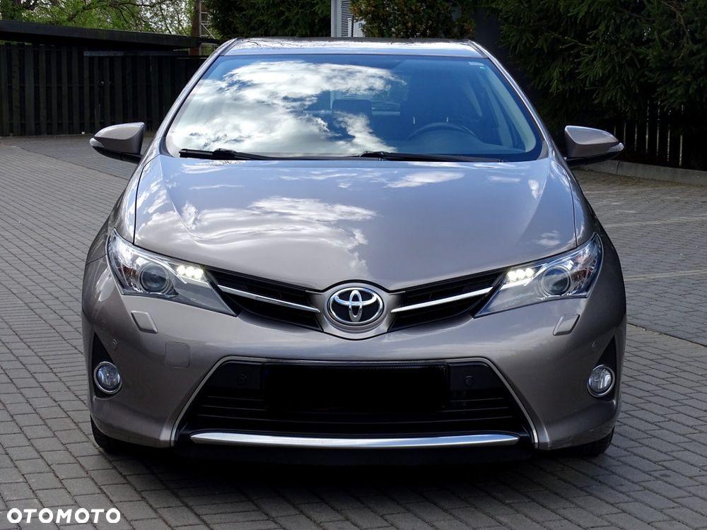 Toyota Auris 1.6 Executive - 2