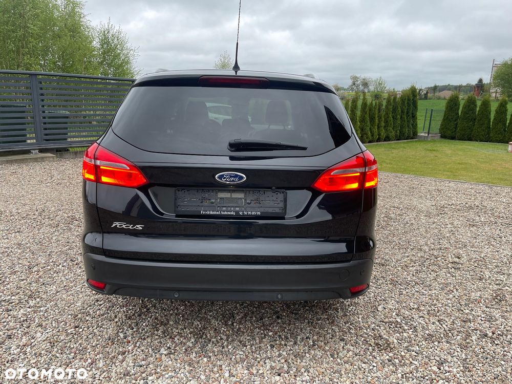 Ford Focus SW ver-turnier-1-5-ecoblue-start--stopp--system-titanium - 5