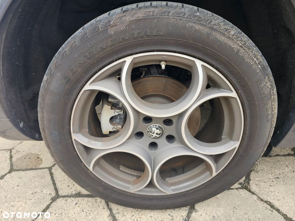 Alfa Romeo Stelvio 2.0 Turbo TI Q4 - 17