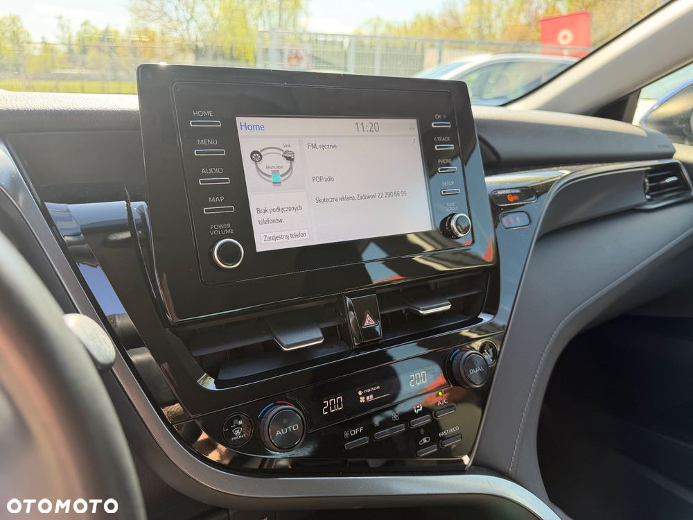 Toyota Camry 2.5 Hybrid Comfort CVT - 24