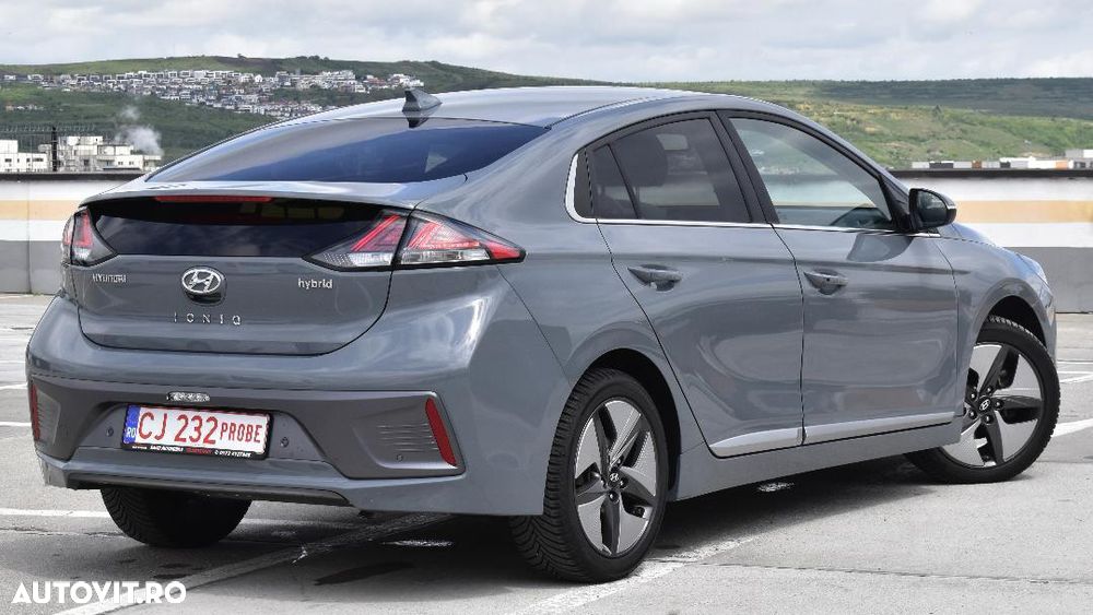 Hyundai IONIQ - 8