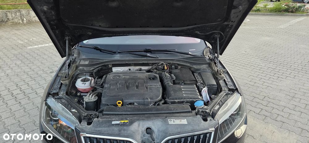 Skoda Superb 2.0 TDI Ambition DSG - 25