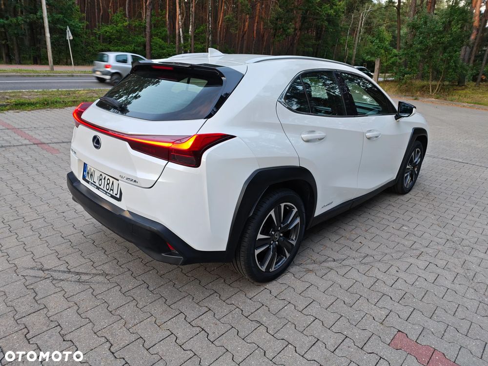 Lexus UX 250h Luxury Line - 6