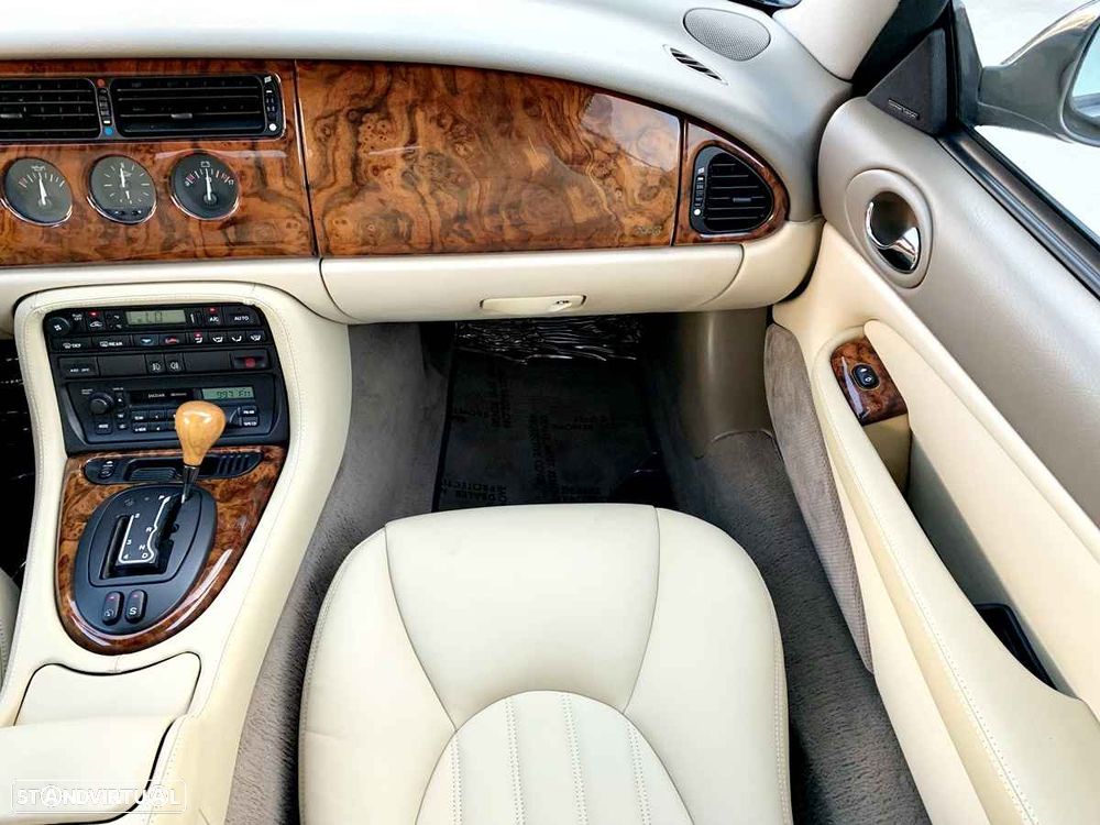 Jaguar XK XK8 4.0 Convertible Classic - 20