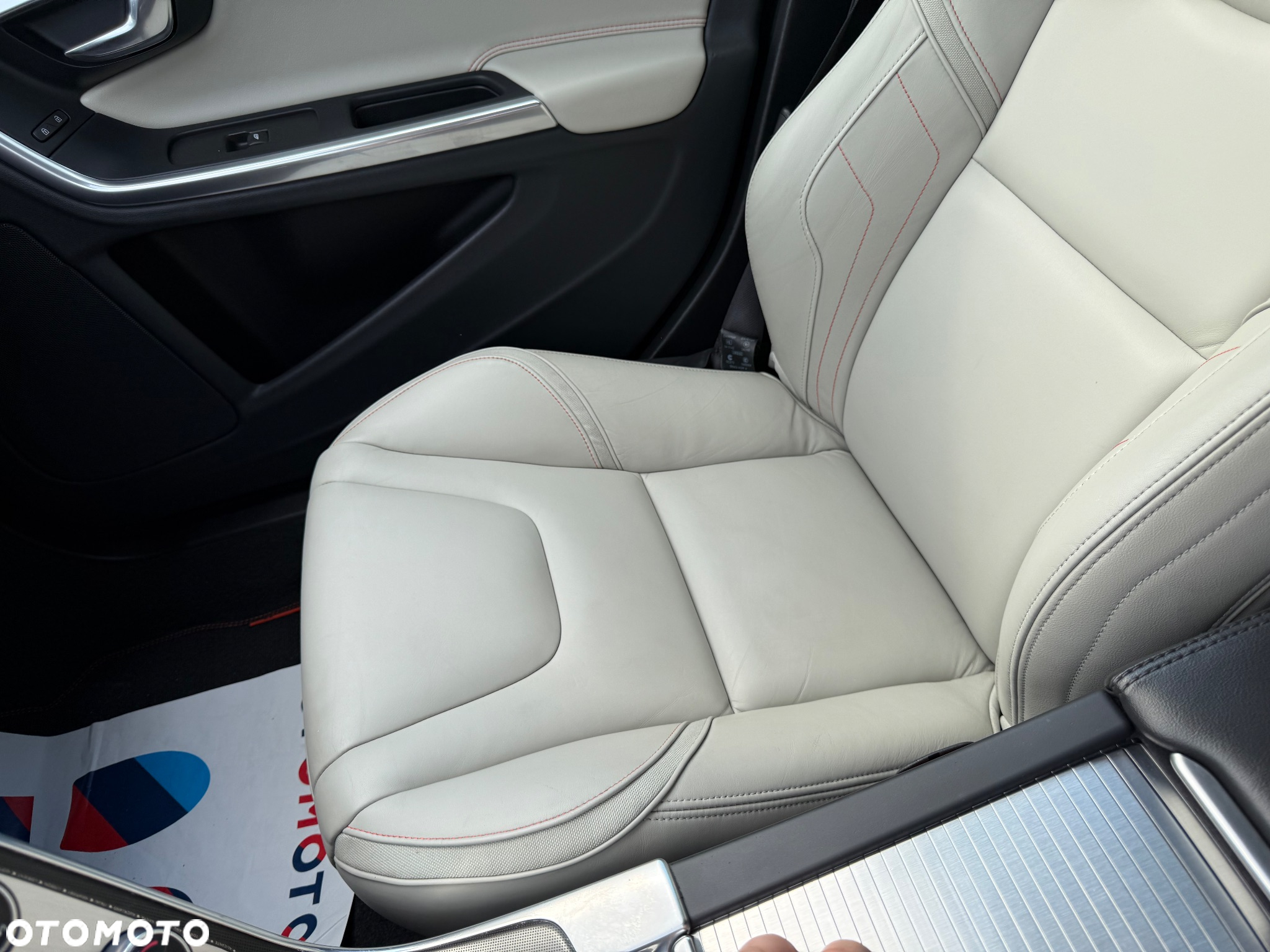Volvo V60 D4 - 32