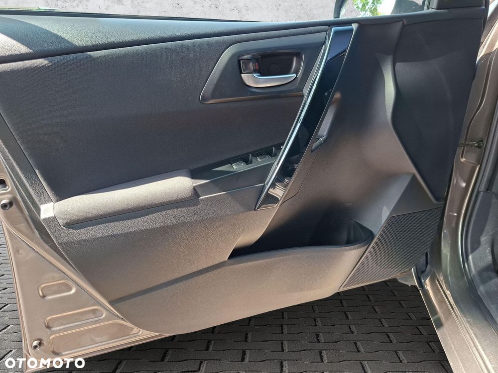 Toyota Auris - 12