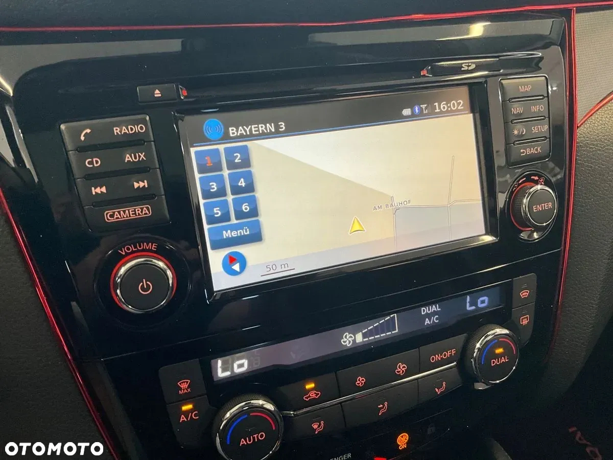 Nissan Qashqai 1.6 DIG-T N-Connecta - 33