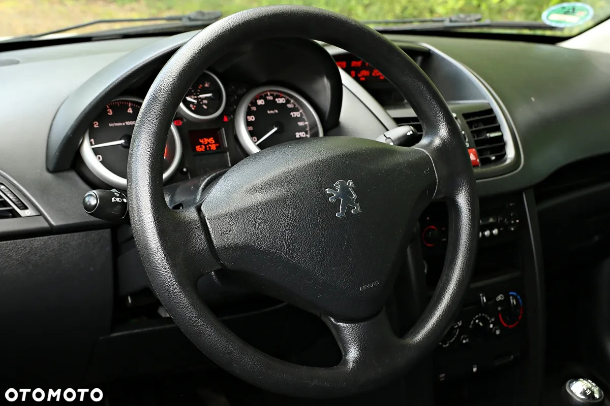 Peugeot 207 1.4 Trendy - 32