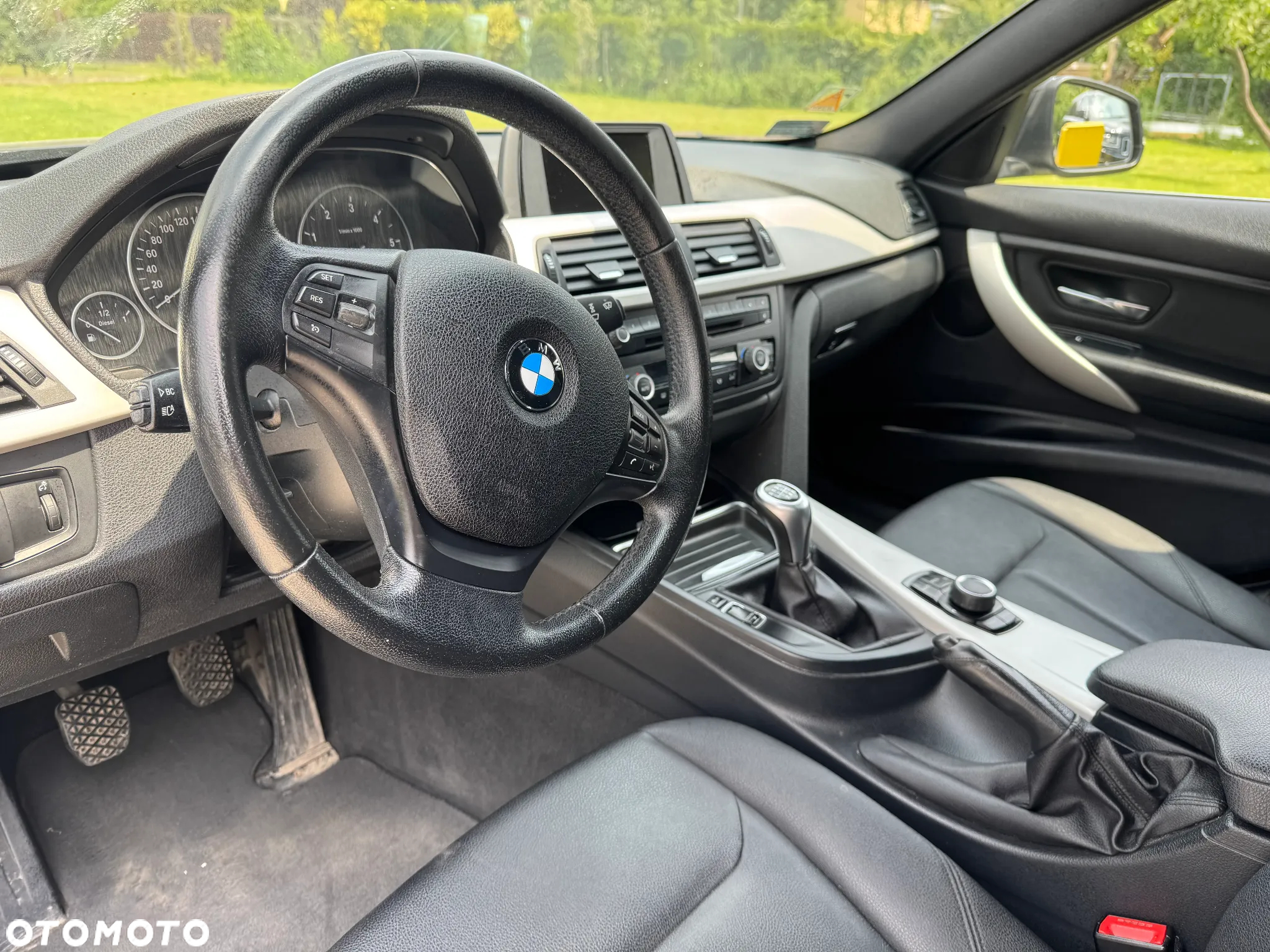 BMW Seria 3 318d DPF Touring - 10