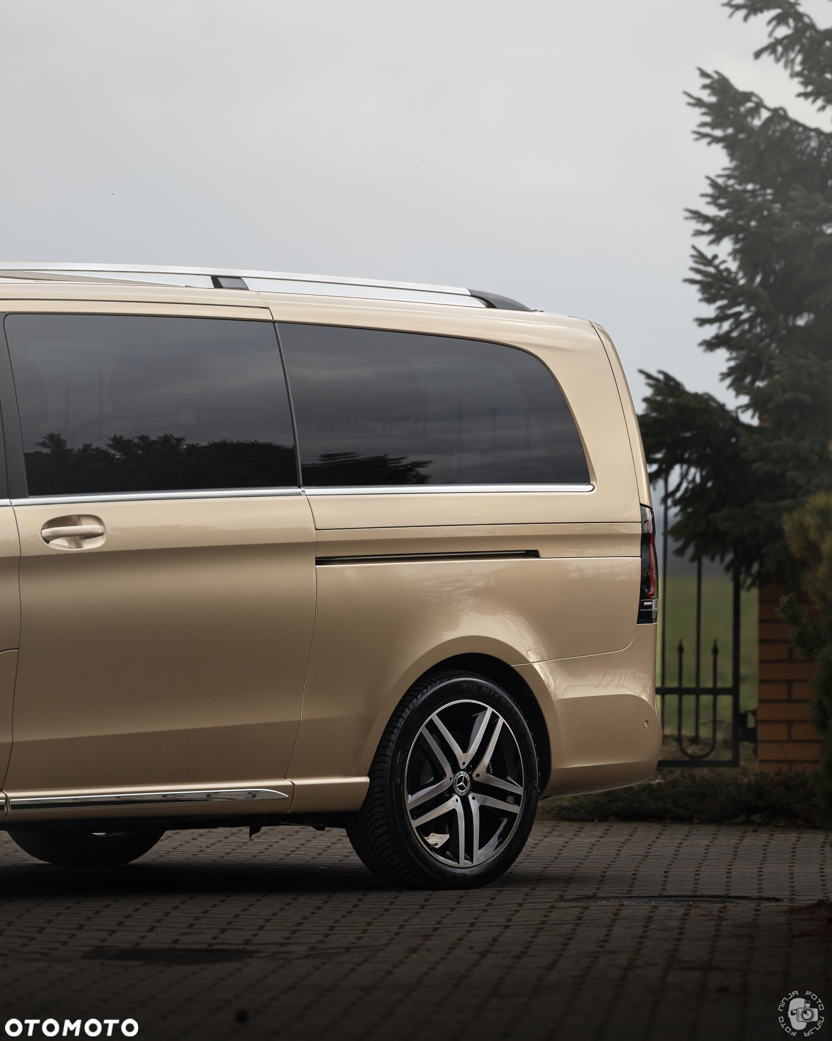 Mercedes-Benz Klasa V 300 d 9G-Tronic Exclusive (ekstra d³) - 6