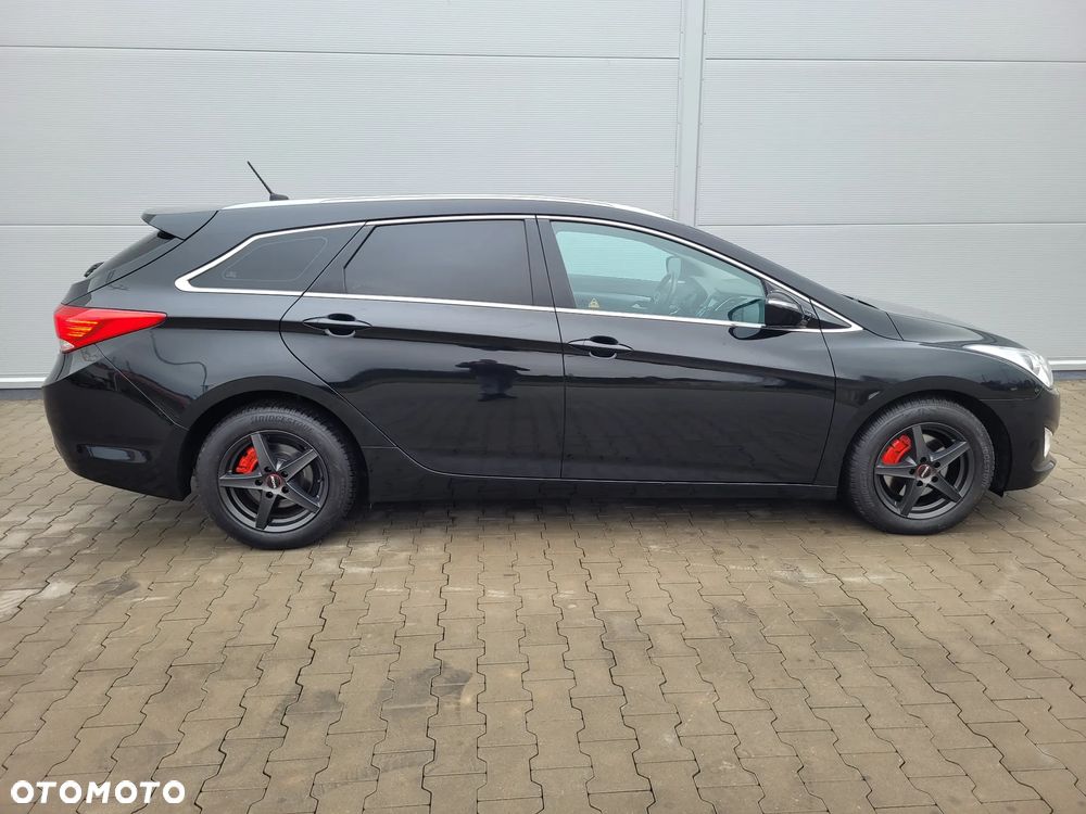 Hyundai i40 i40cw 1.7 CRDi Automatik Fifa World Cup Edition Silver - 24