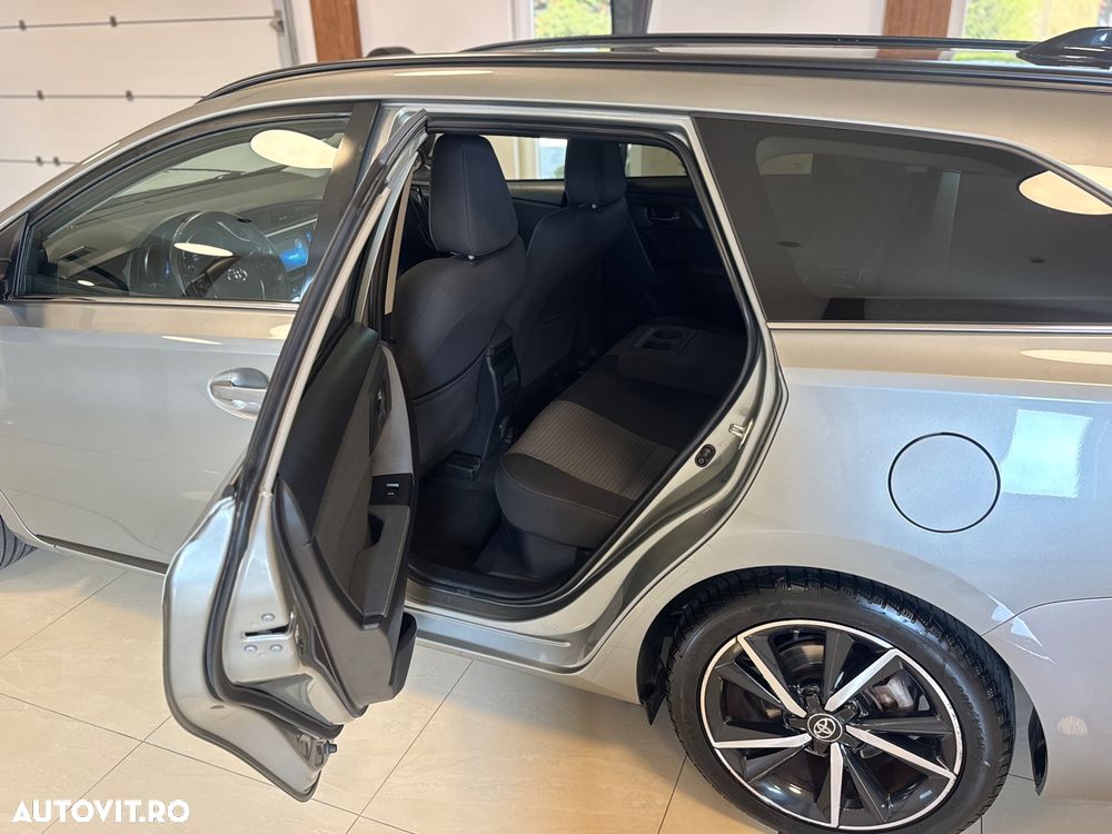 Toyota Auris 1.8 VVT-i Automatik Team Deutschland - 9