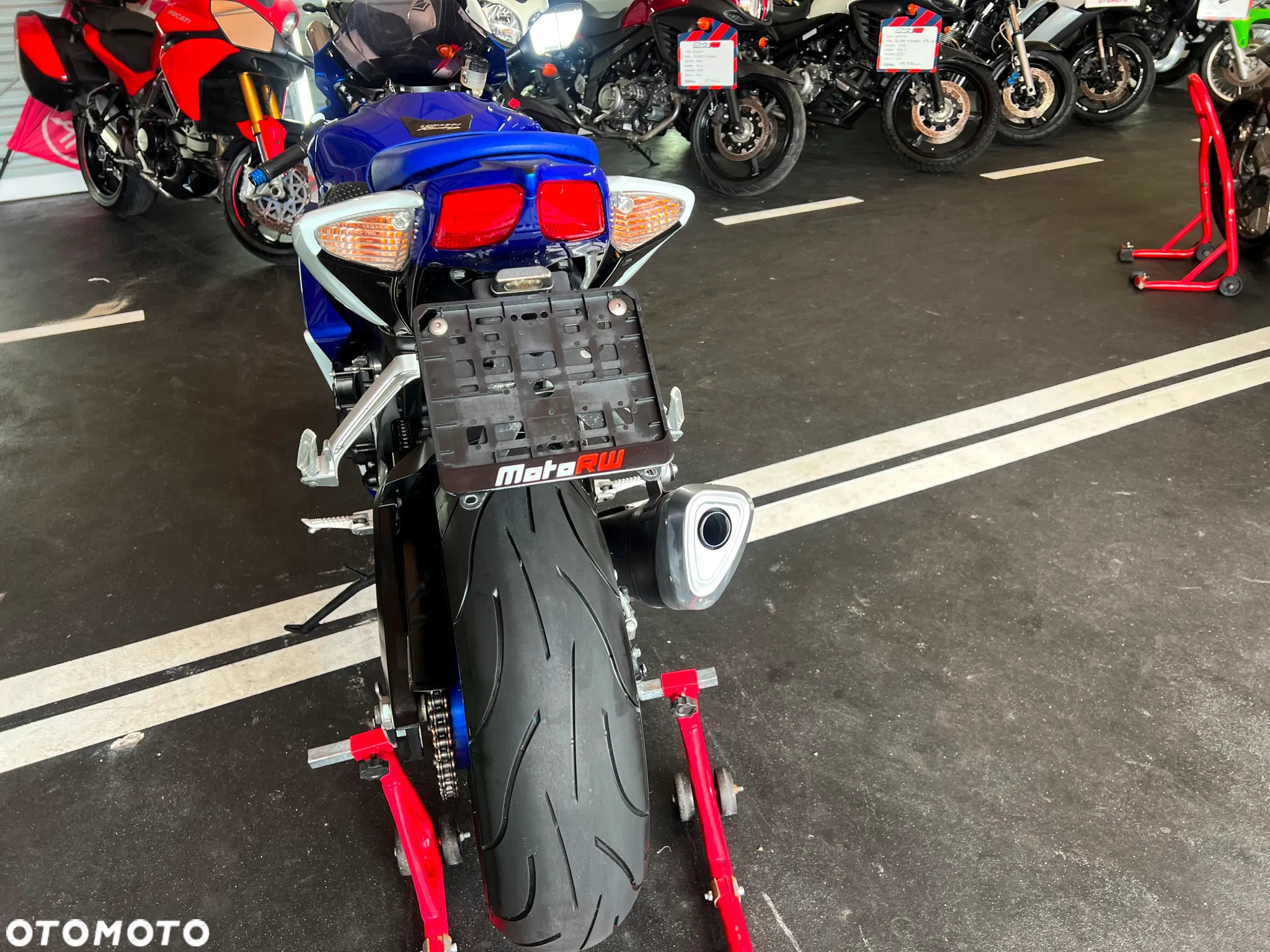 Suzuki GSX-R - 23