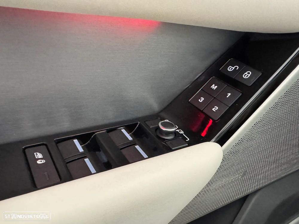 Land Rover Range Rover Velar P250 R-Dynamic - 24