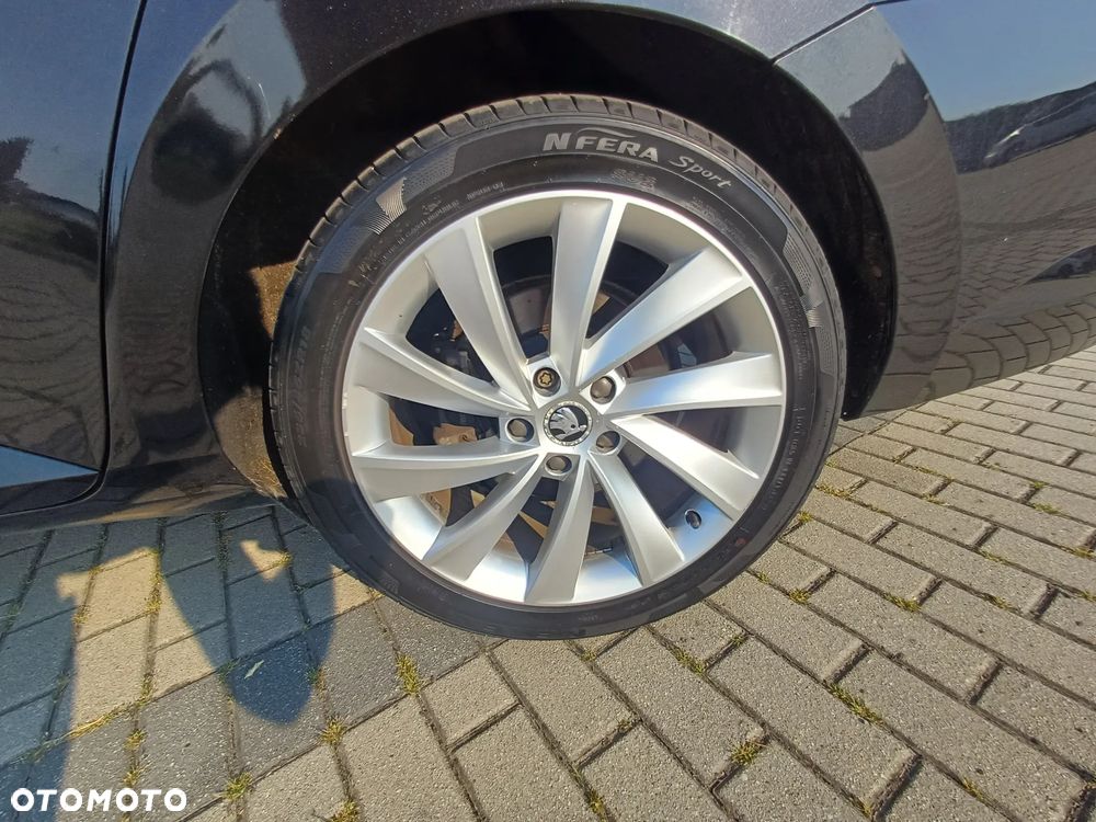 Skoda Superb 2.0 TDI 4x4 L&K DSG - 32