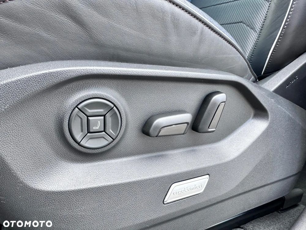 Volkswagen Touareg - 15