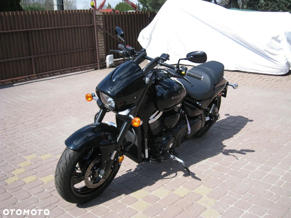 Suzuki Boulevard - 22
