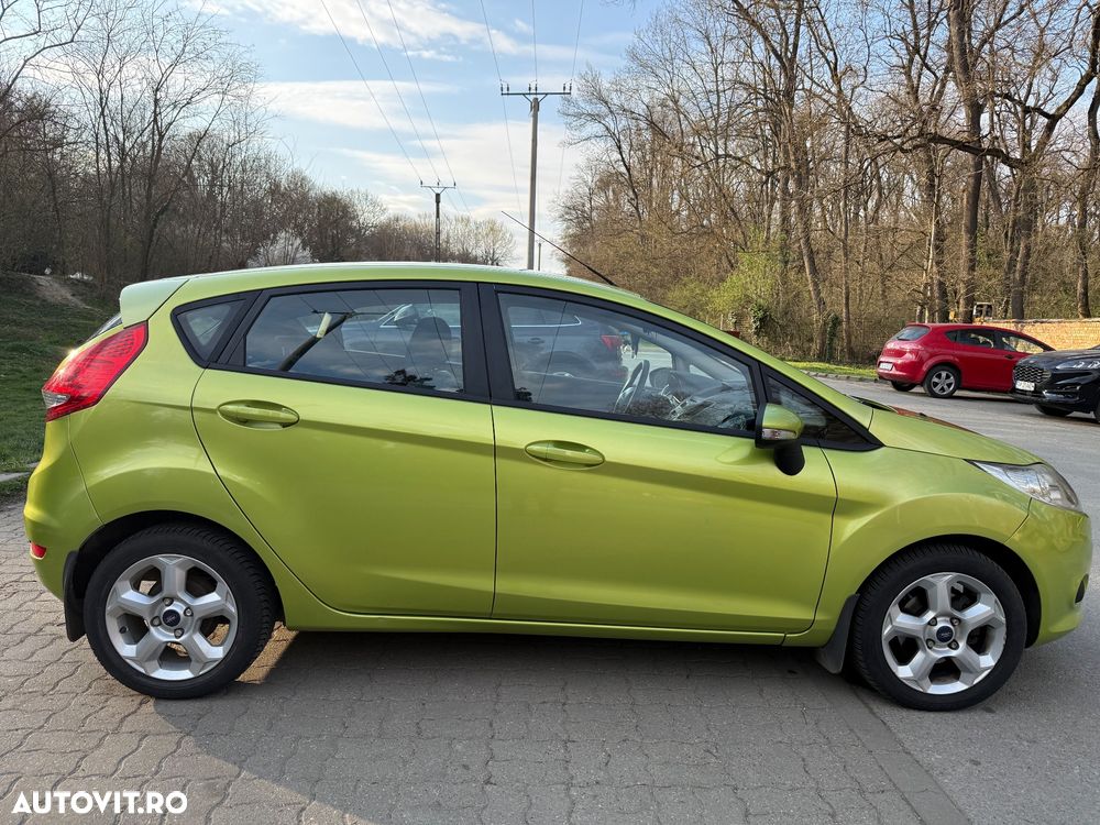 Ford Fiesta - 10