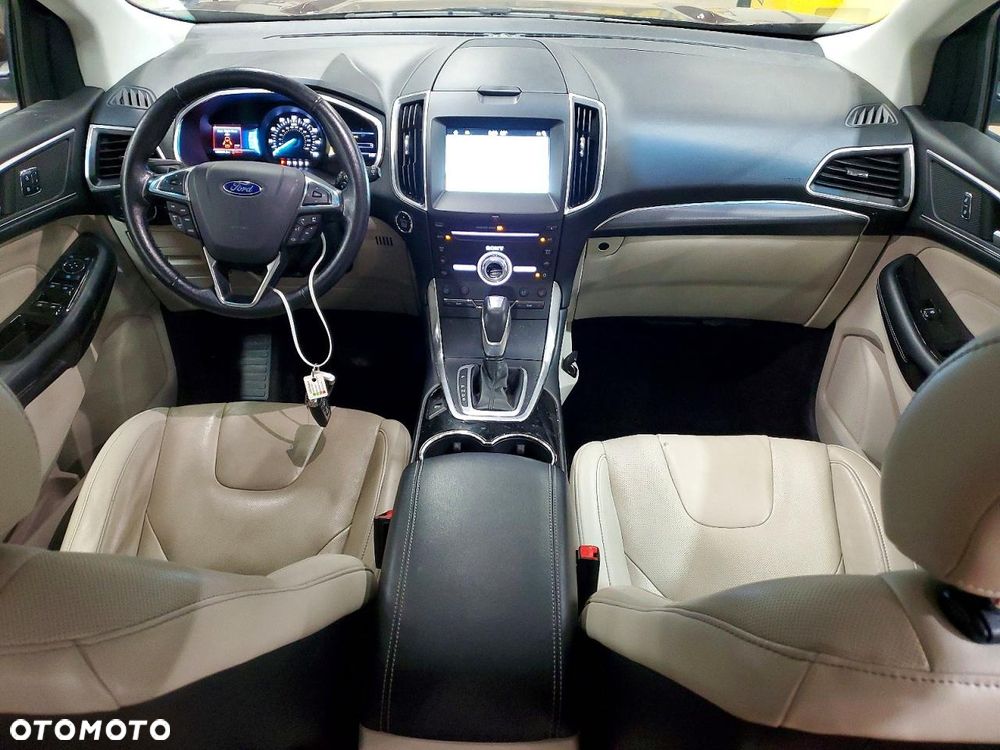 Ford Edge - 10