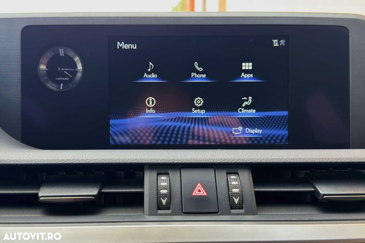 Lexus Seria ES 300h F Sport+ - 28