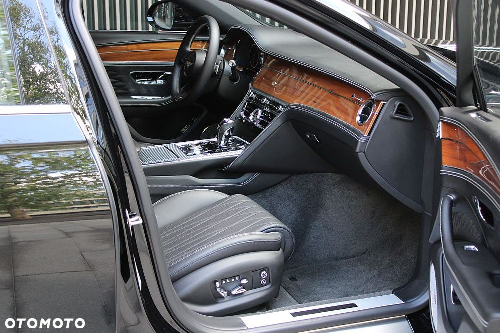 Bentley Flying Spur - 12