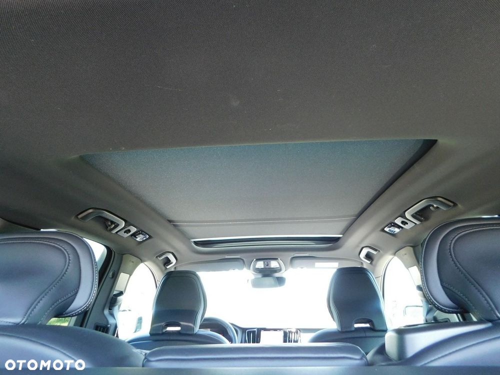 Volvo XC 60 B4 D R-Design - 17