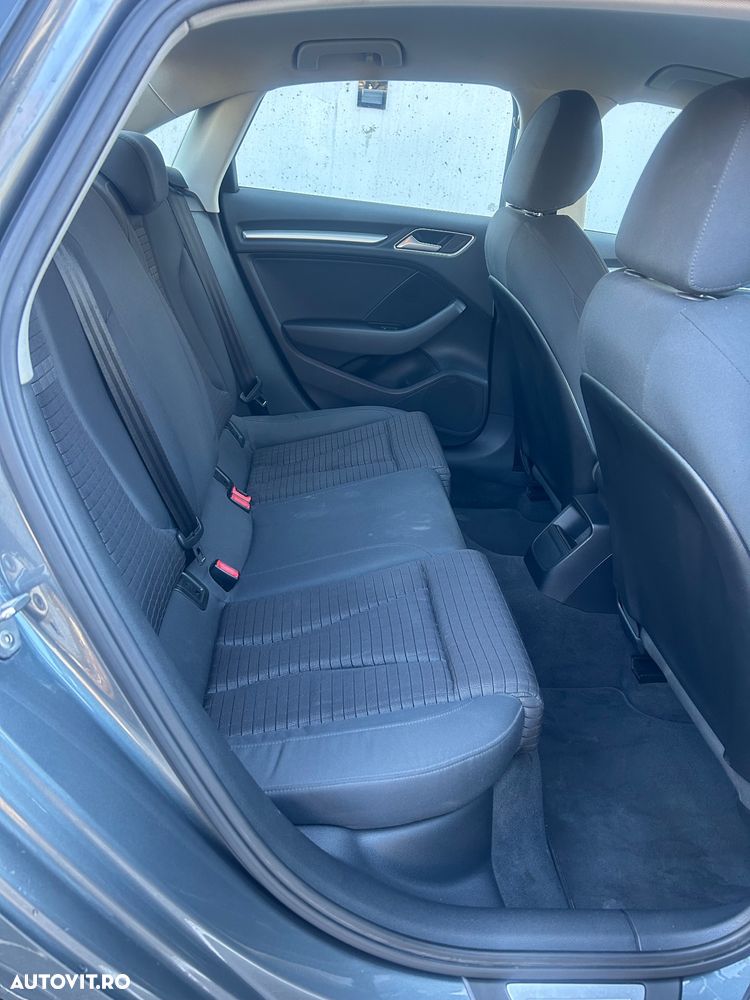 Audi A3 1.6 TDI ack S tronic Ambiente - 9