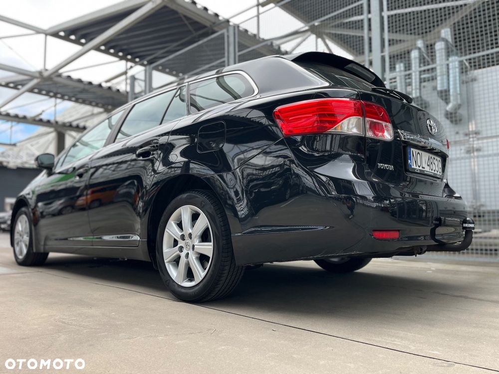 Toyota Avensis 1.6 Comfort - 7