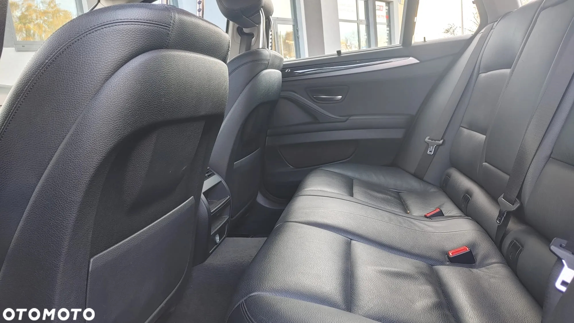 BMW Seria 5 528i xDrive - 7