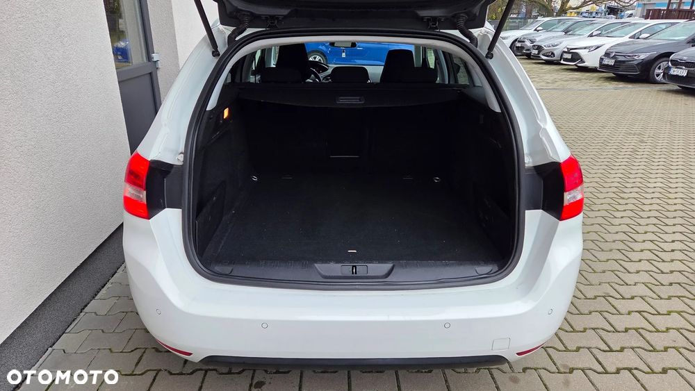 Peugeot 308 1.5 BlueHDi Allure Pack S&S EAT8 - 23