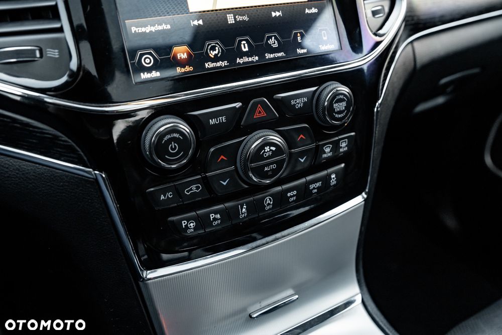 Jeep Grand Cherokee 3.0 CRD Summit - 31