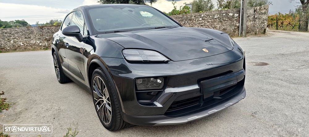 Porsche Macan Electric 4 - 25