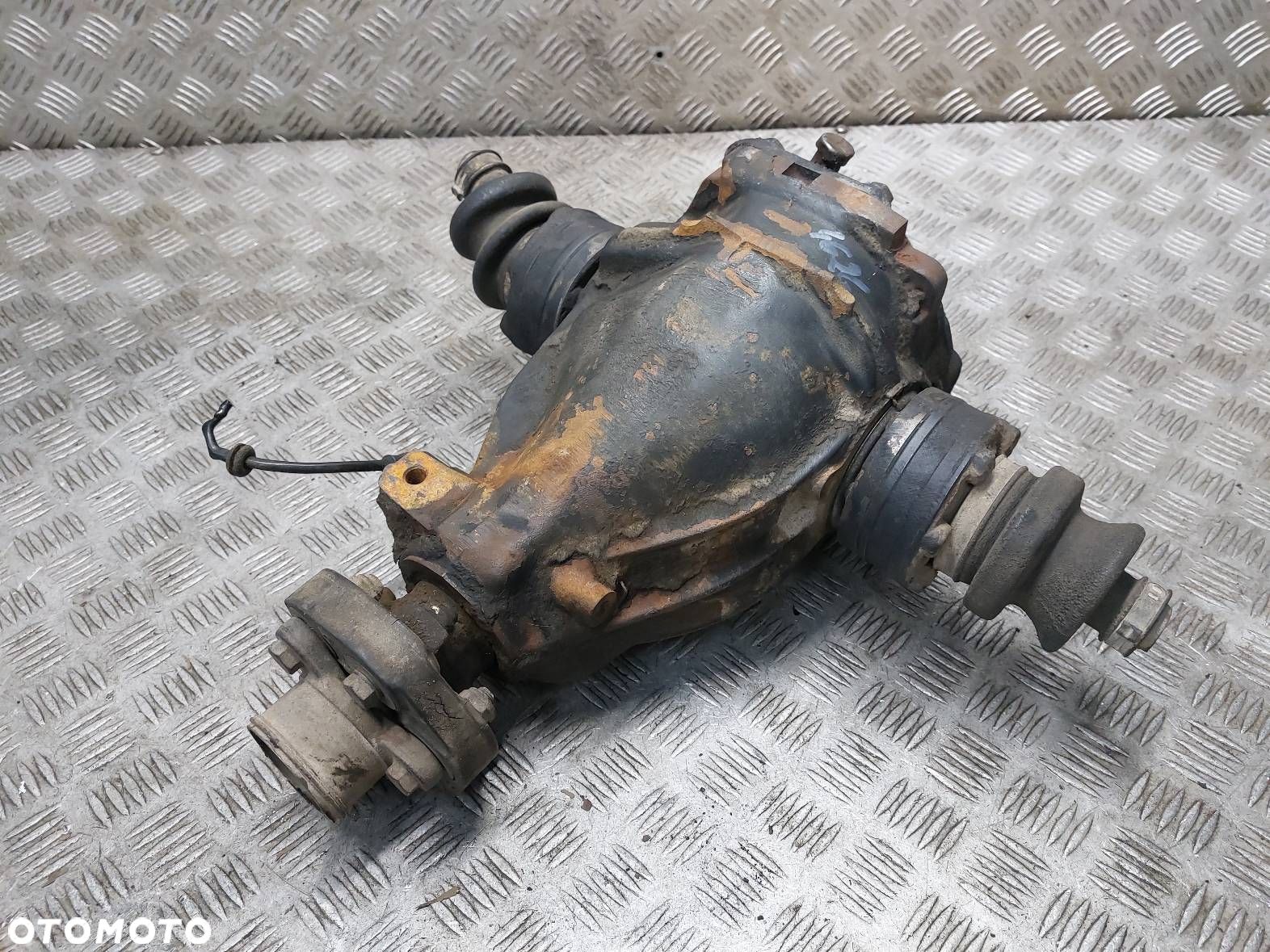 DYFERENCJAŁ DYFER MOST MERCEDES W208 C208 CLK I 2.0 K 3.46 - 1