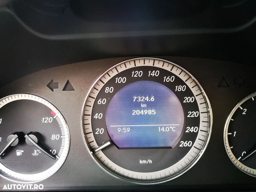 Mercedes-Benz C 220 CDI - 11