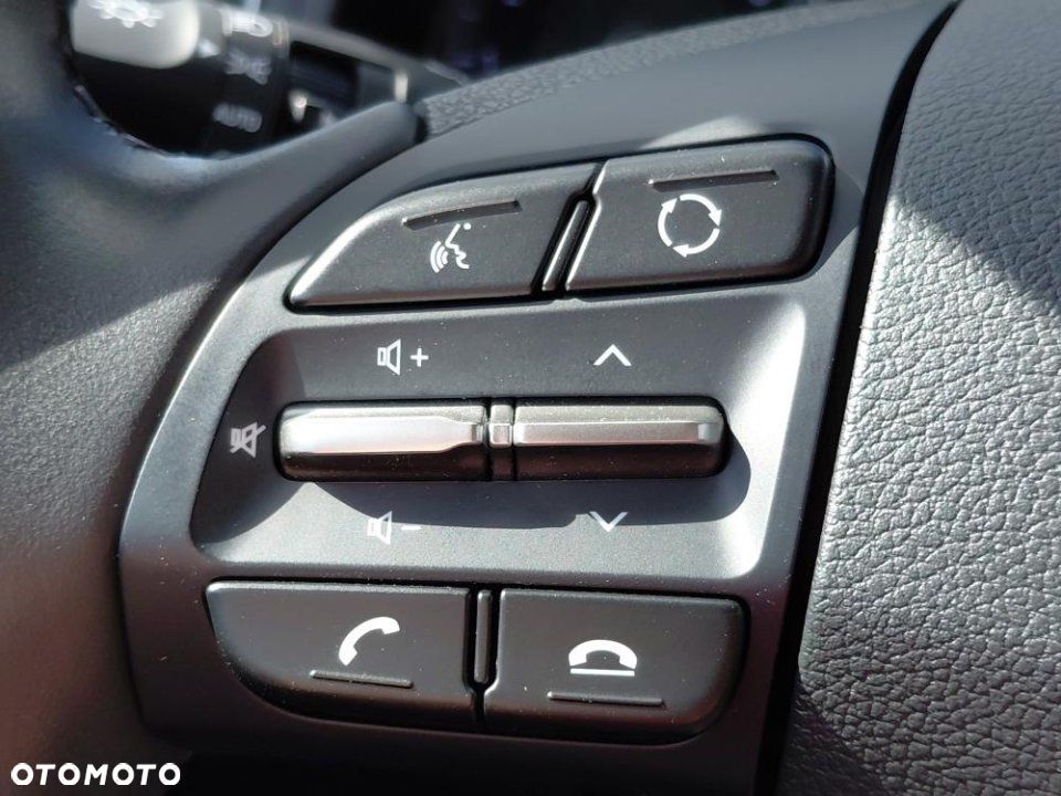 Hyundai Elantra - 12