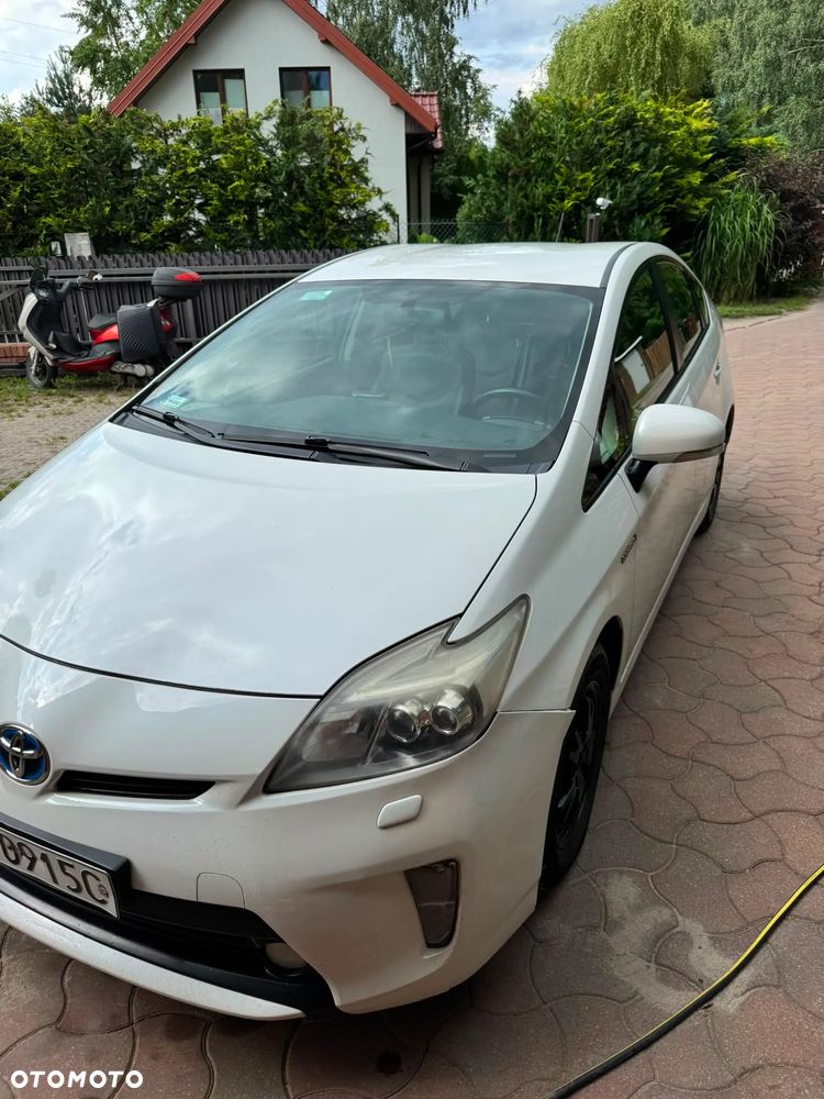 Toyota Prius 1.8 HSD Premium - 2