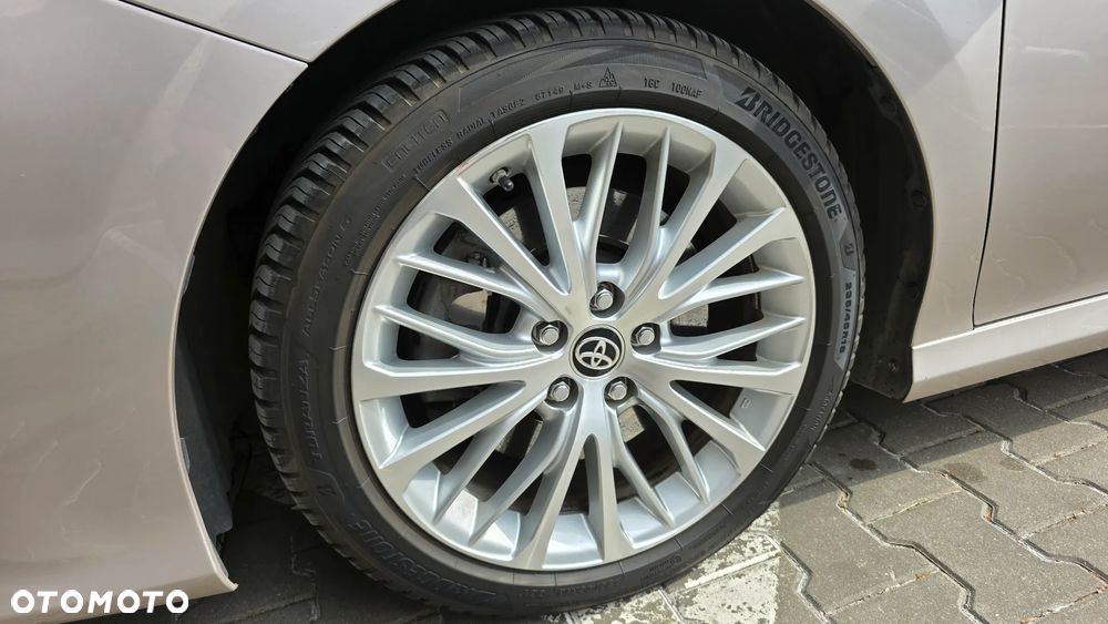 Toyota Camry 2.5 Hybrid Executive CVT - 12