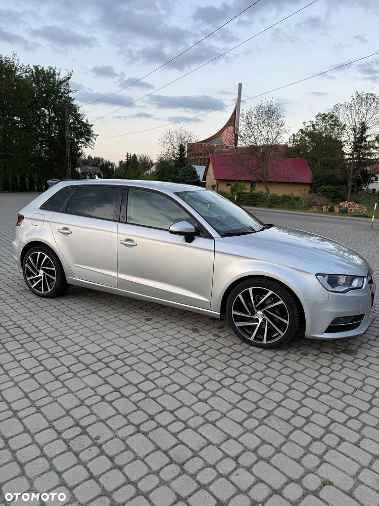 Audi A3 Sportback 1.6 TDI DPF Ambition S tronic - 1