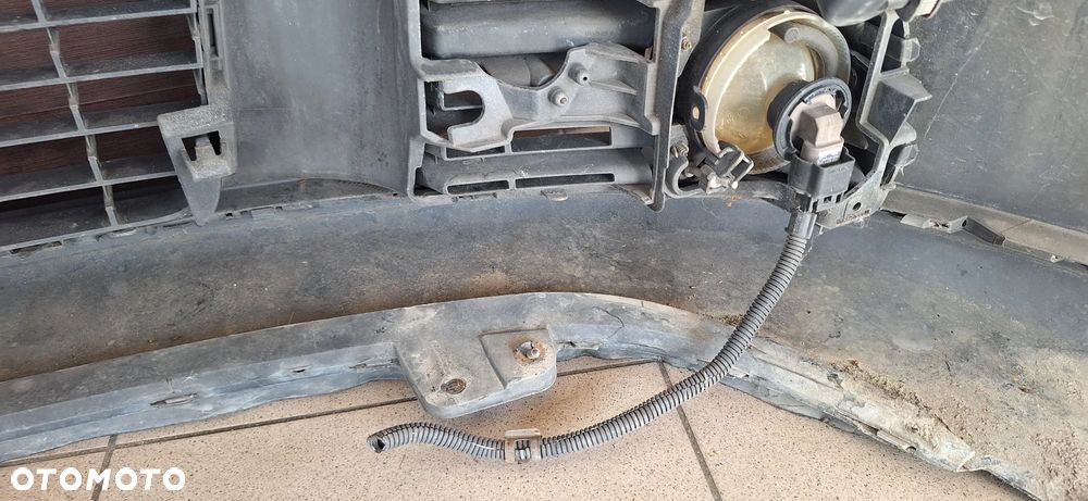 Volkswagen Golf V Zderzak Przód Przedni Kod Lakieru LC5F - 33