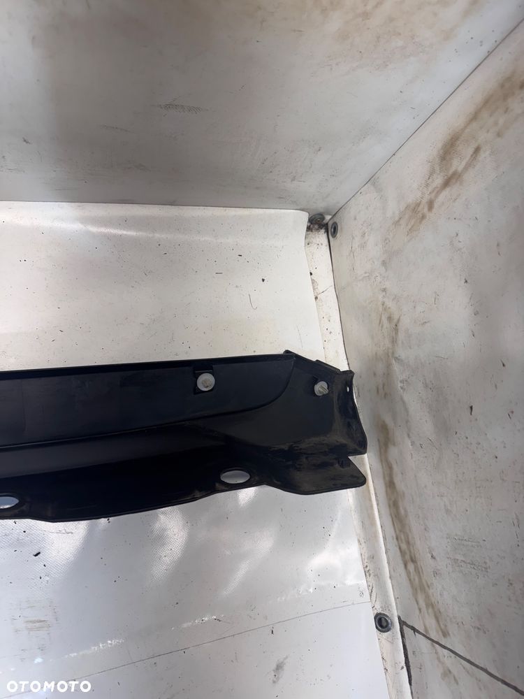 PRAWA LISTWA PROGOWA TOYOTA C-HR - 5