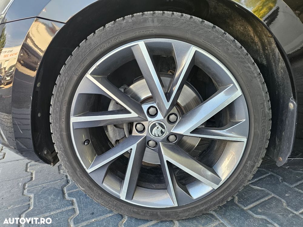 Skoda Superb 2.0 TDI DSG Sportline - 5