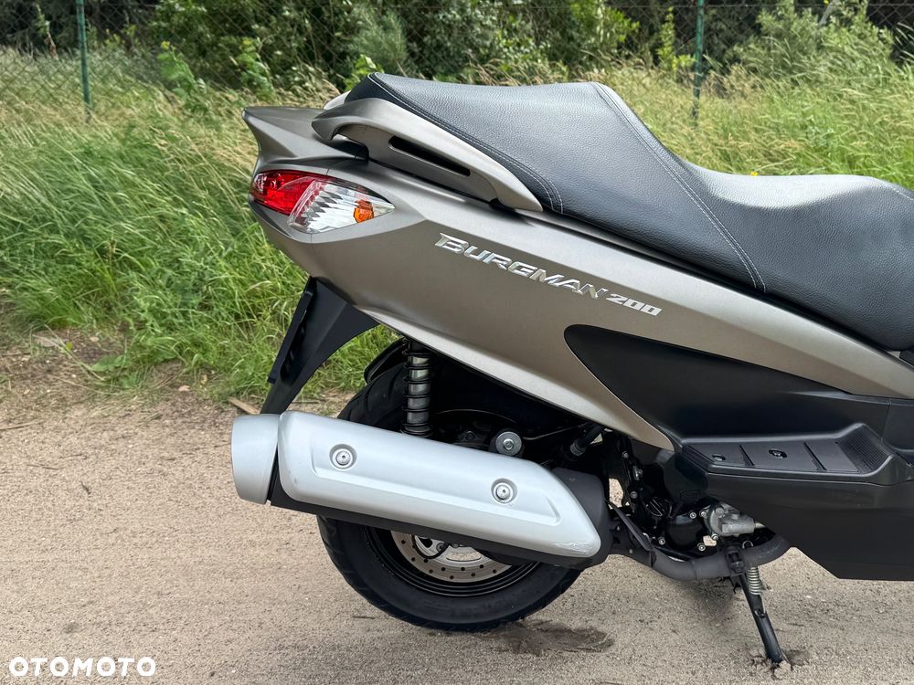 Suzuki Burgman - 4