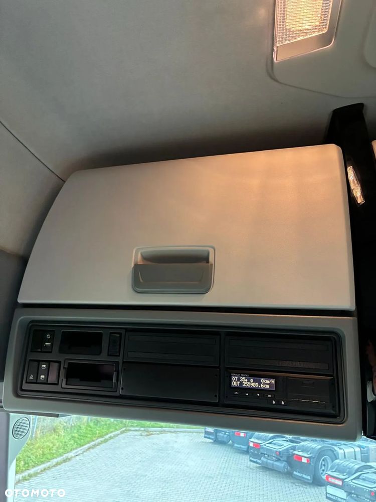 Renault T480 Sleeper Cab - 10