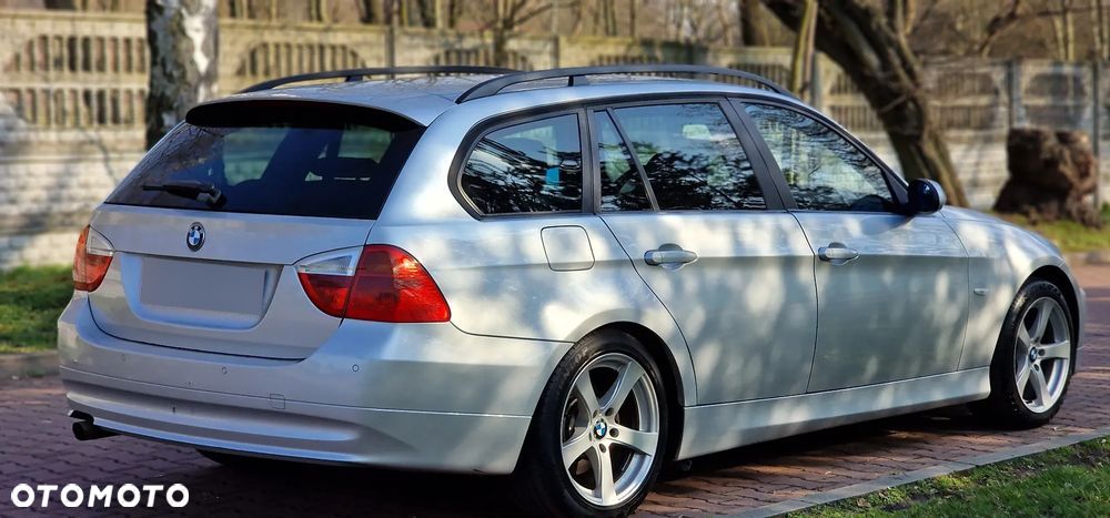 BMW Seria 3 318i Touring - 5