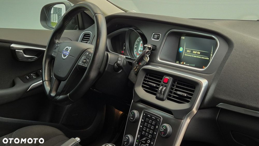 Volvo V40 T3 Momentum - 12