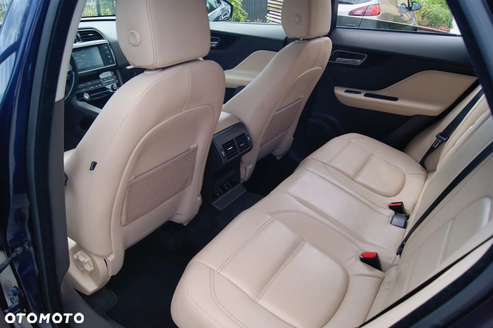 Jaguar F-Pace 30d AWD Prestige - 24