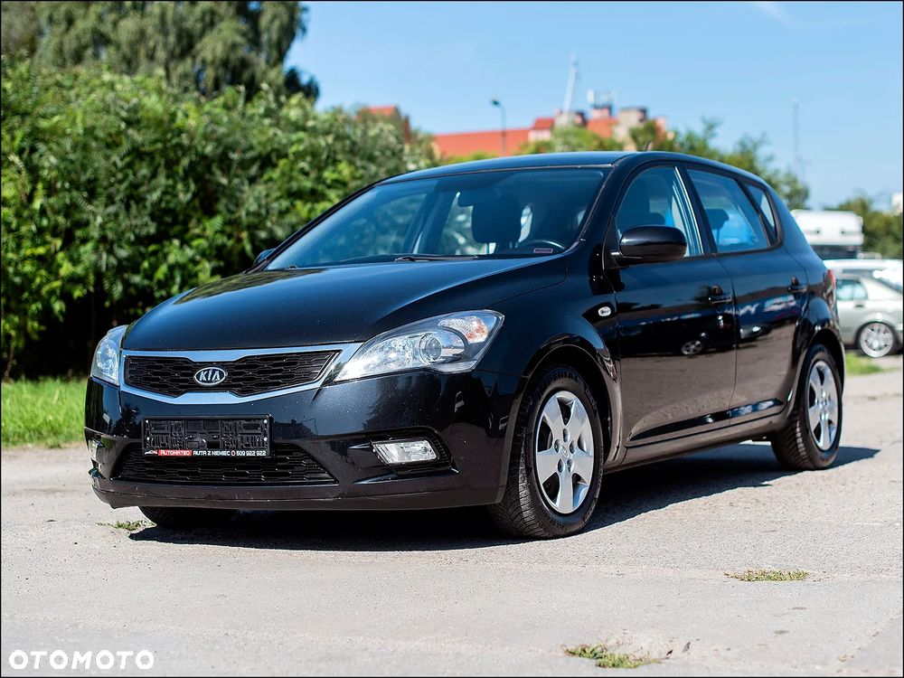 Kia Ceed - 4