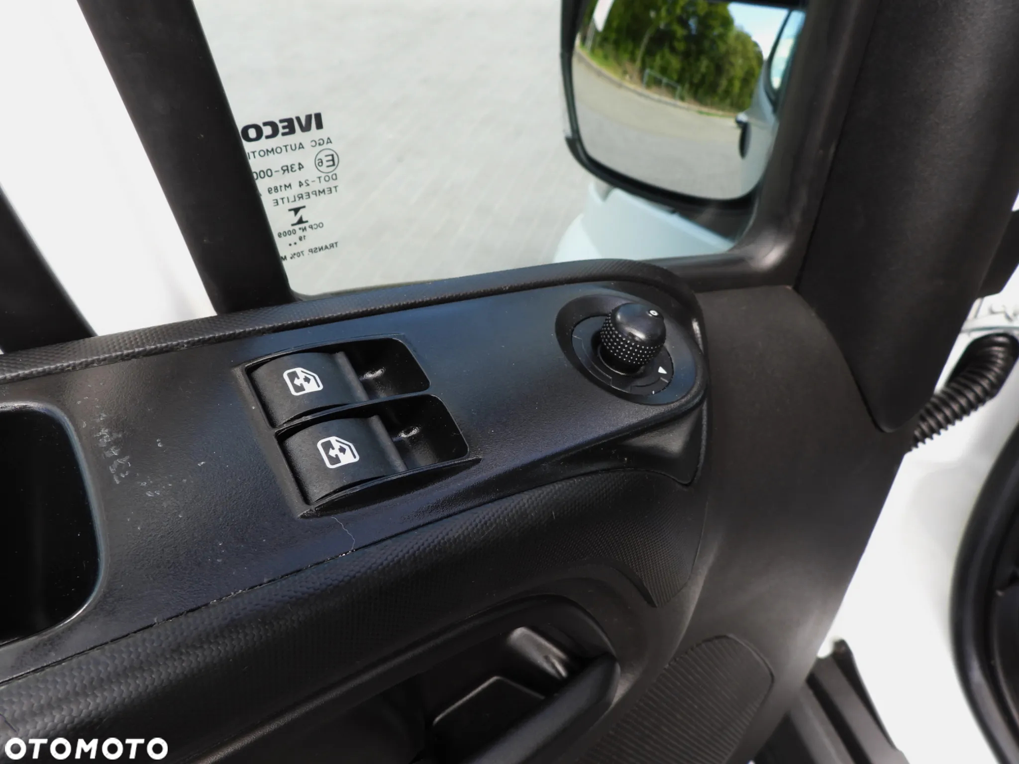 Iveco DAILY 35C16 WYWROTKA PODWÓJNA KABINA DOKA 6 MIEJSC TEMPOMAT NAWIGACJA BLIŹNIACZE KOŁA KLIMATYZACJA 160KM [ 344567 ] - 31