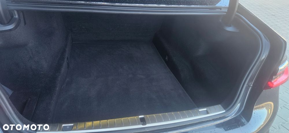 BMW Seria 7 740d xDrive mHEV - 18